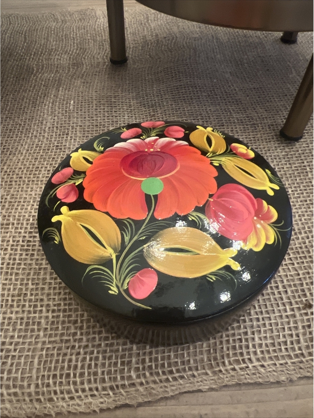 VINTAGE RUSSIAN  LACQUER BOX HAND PAINTED IN ORIGINAL BOX